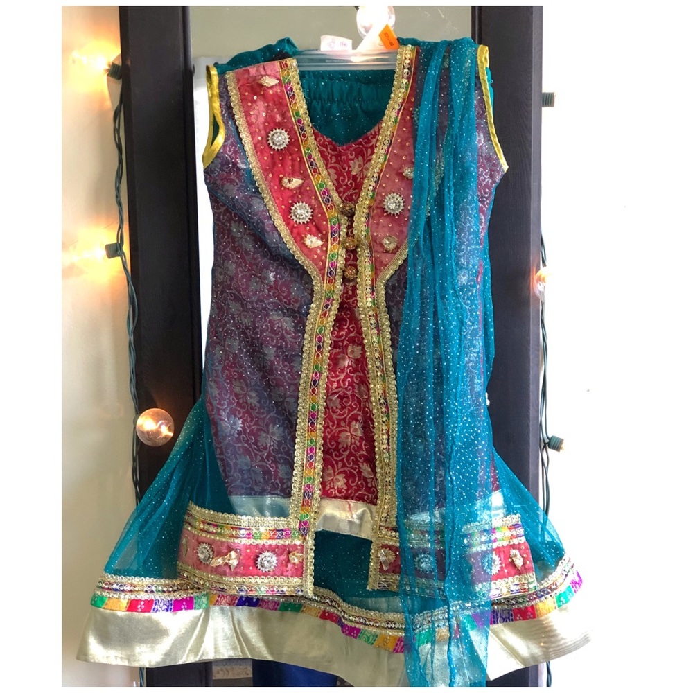 Pakistani Indian Afghani girl dresses